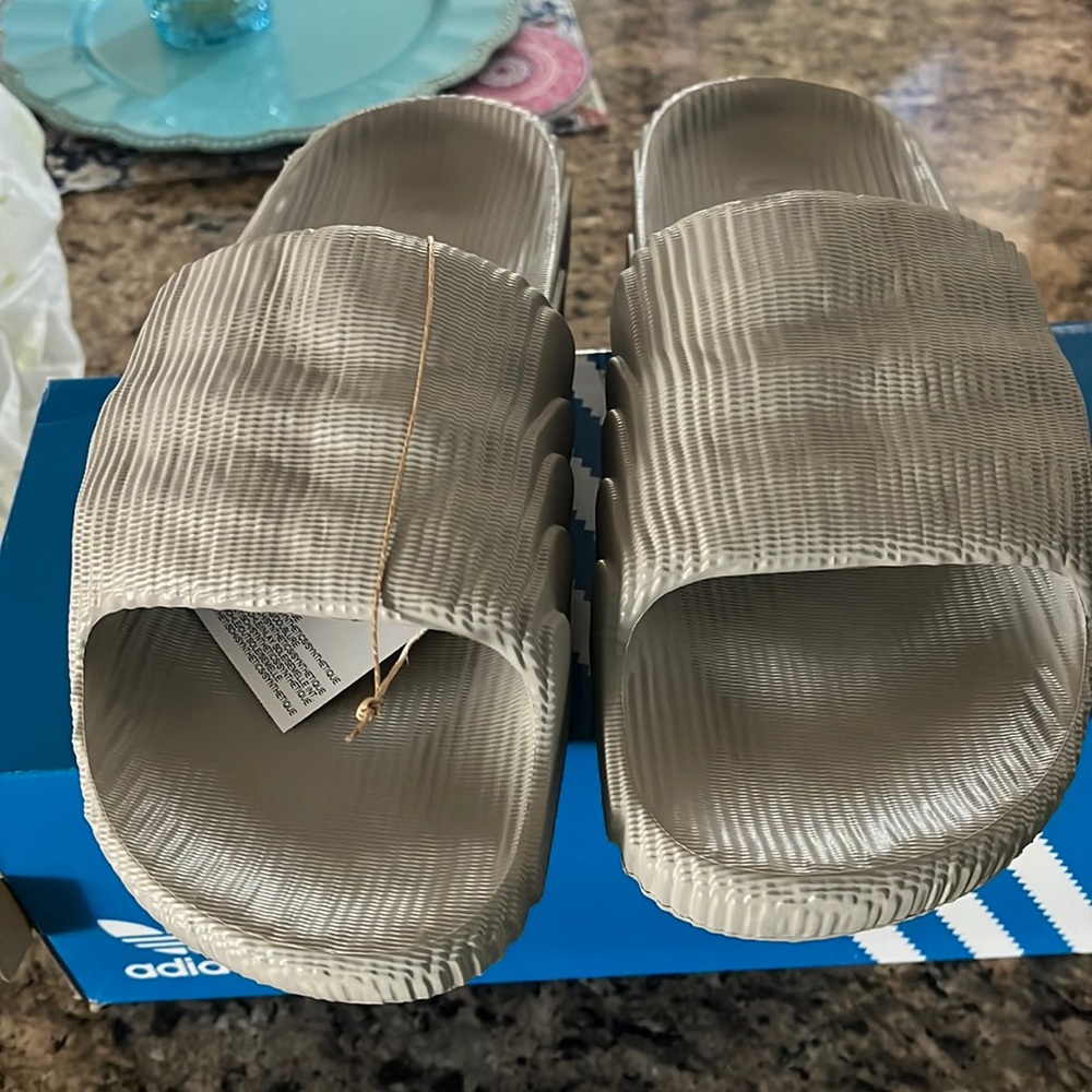 Adidas adilette 22 slides